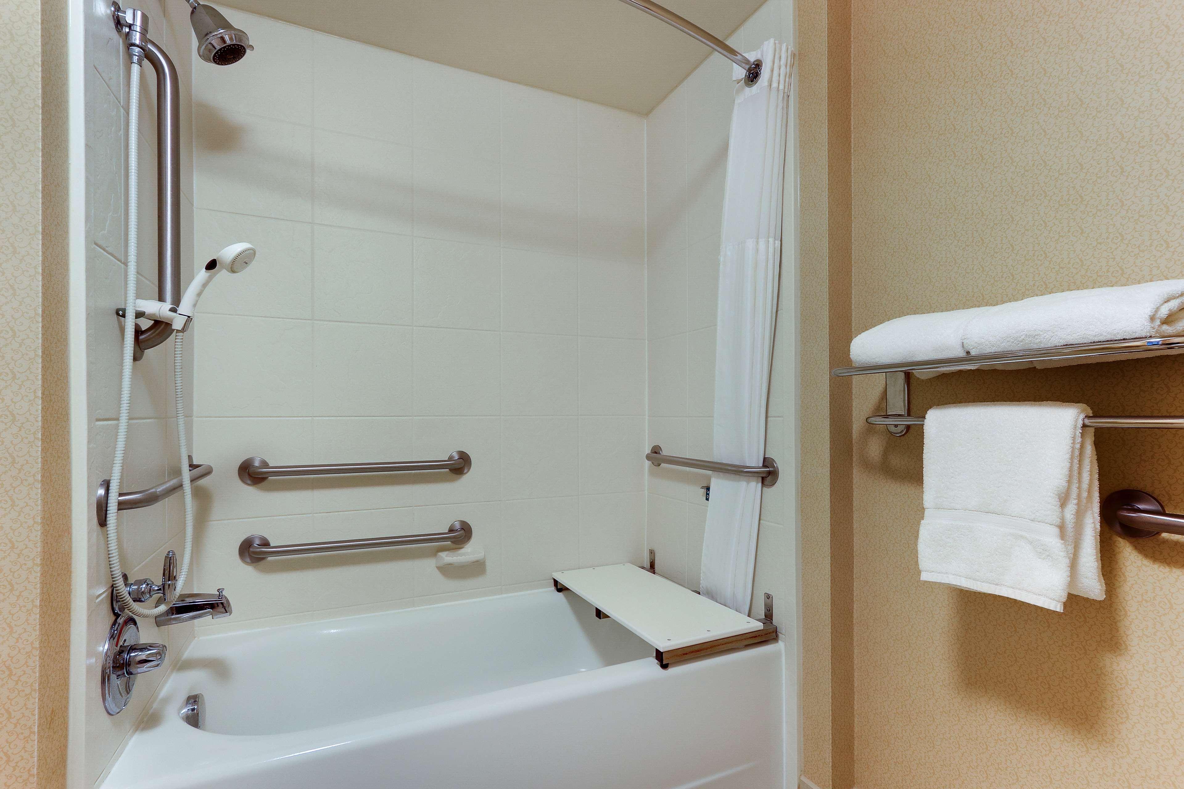 Hilton Garden Inn Indianapolis Airport Plainfield Exterior photo