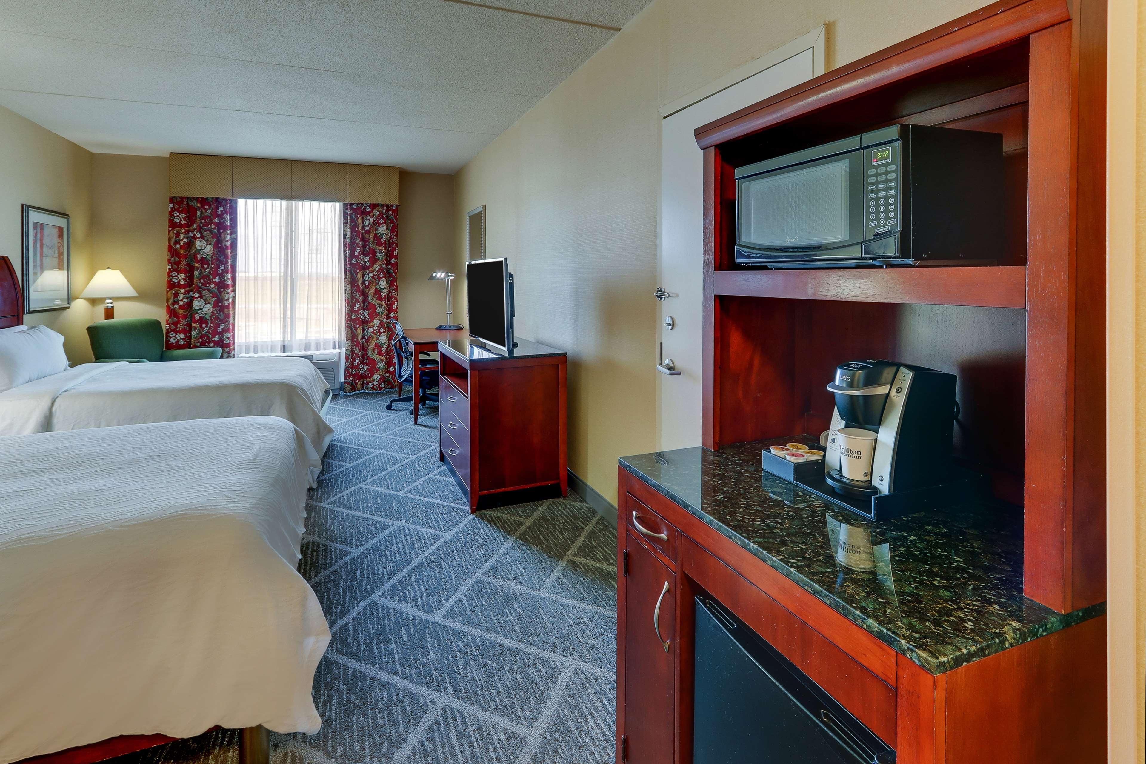 Hilton Garden Inn Indianapolis Airport Plainfield Exterior photo