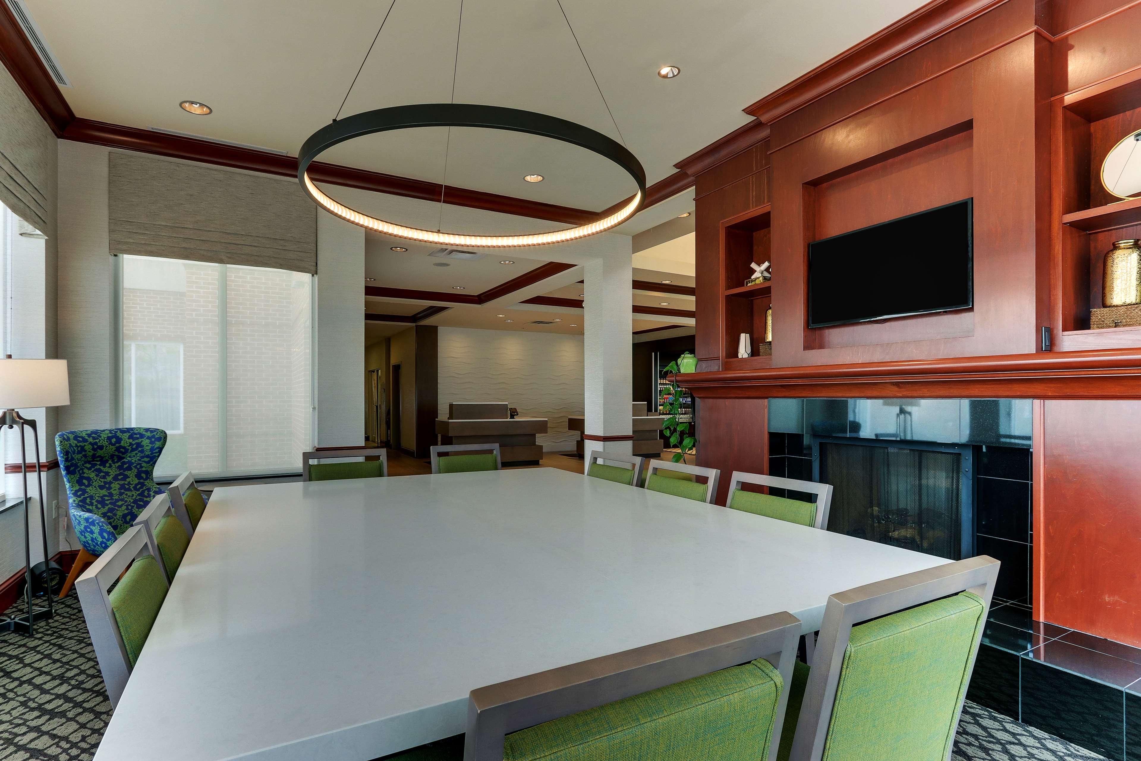 Hilton Garden Inn Indianapolis Airport Plainfield Exterior photo