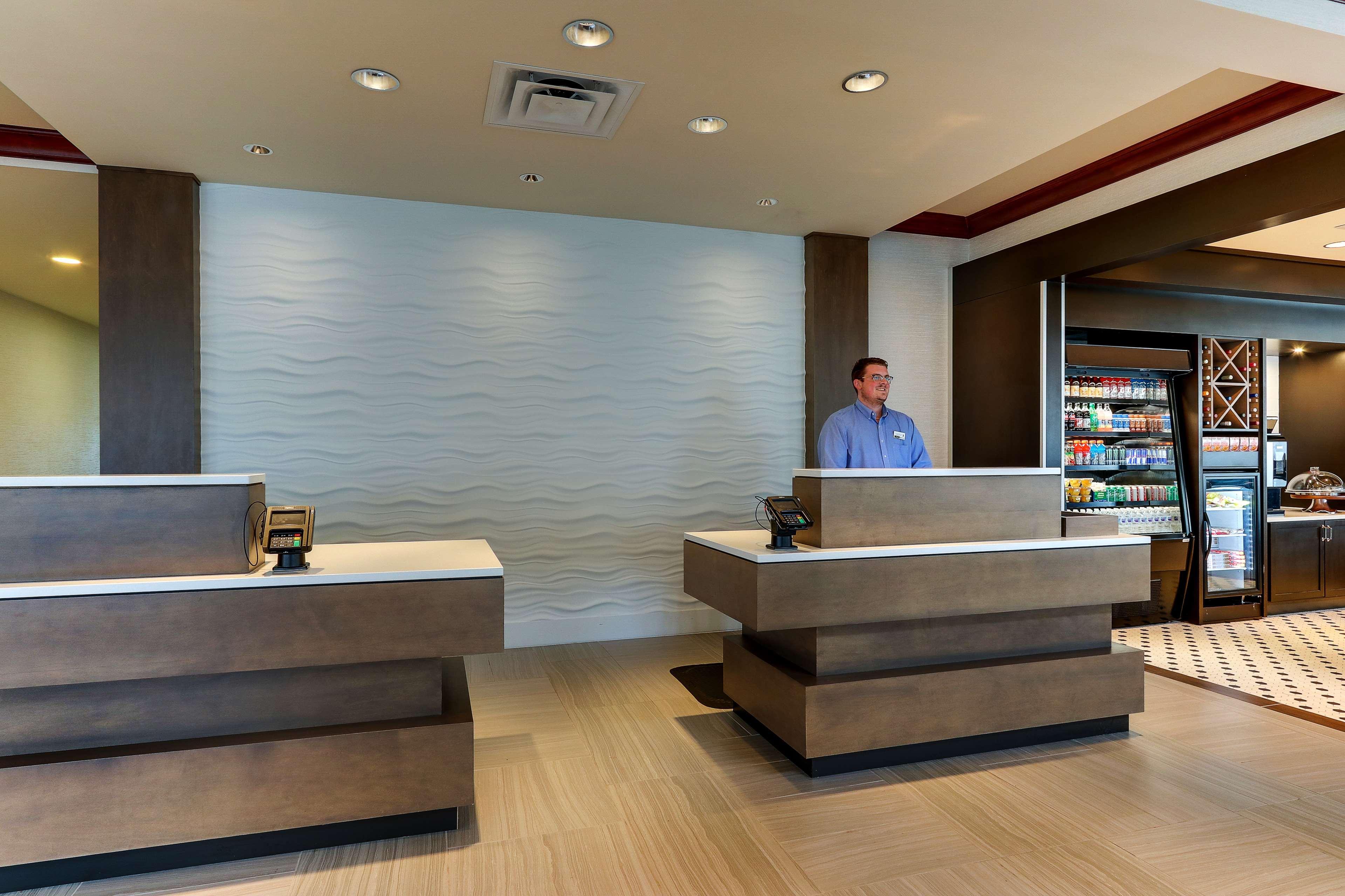 Hilton Garden Inn Indianapolis Airport Plainfield Exterior photo