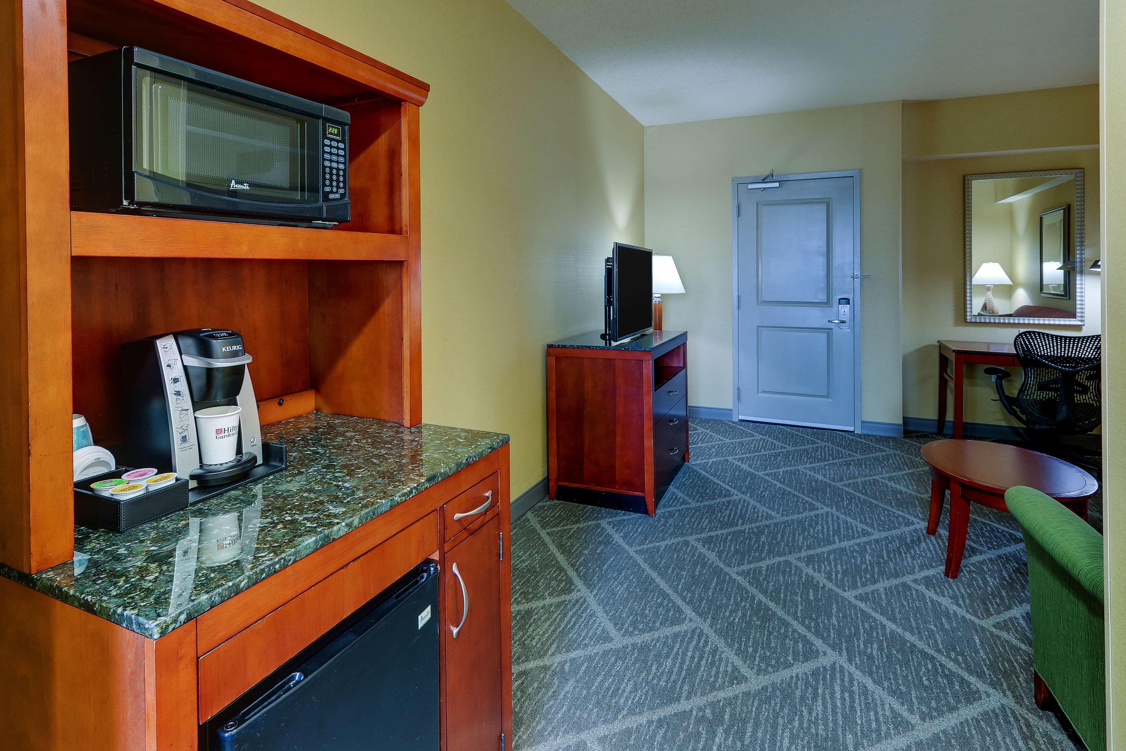 Hilton Garden Inn Indianapolis Airport Plainfield Exterior photo