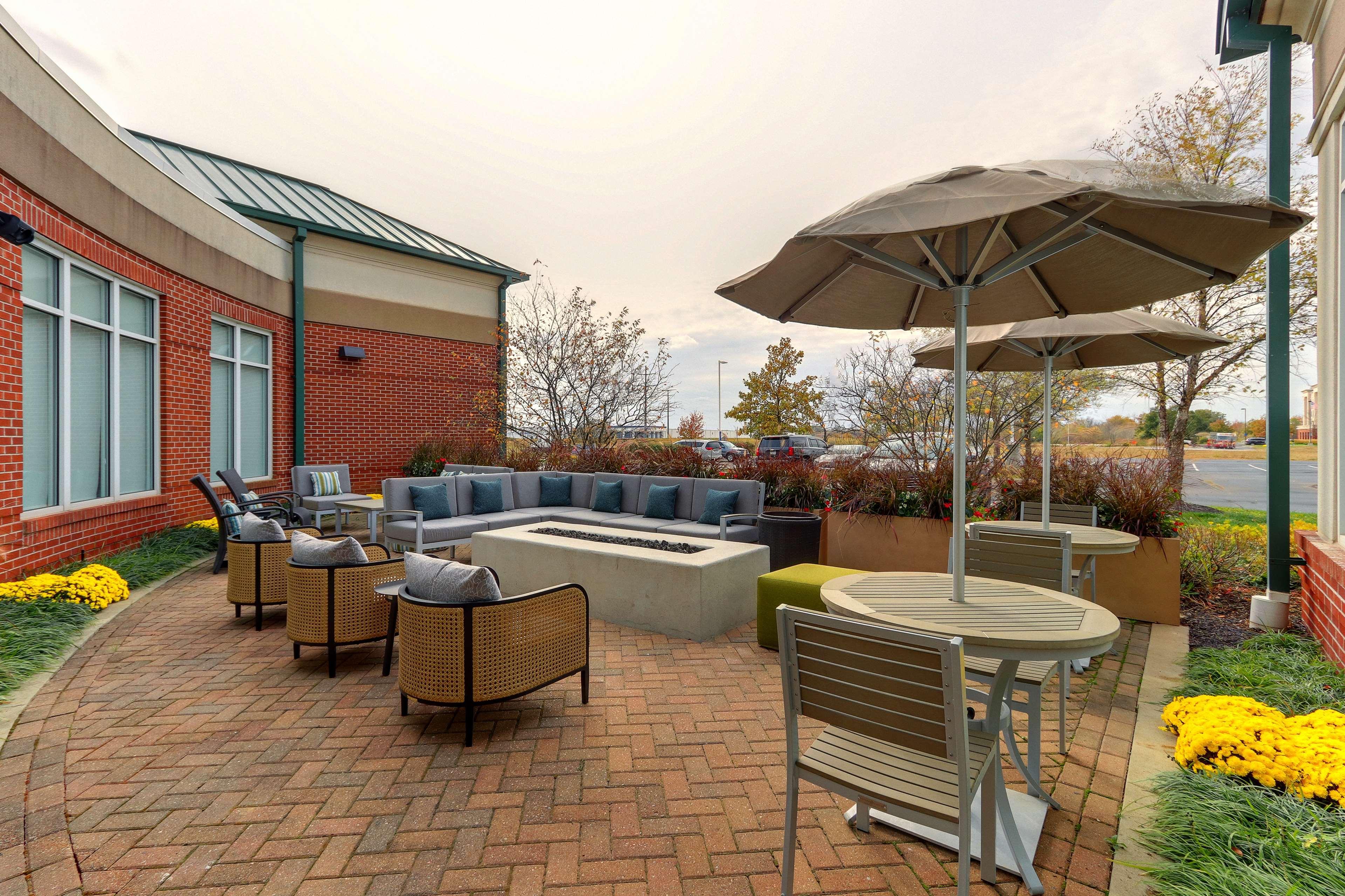 Hilton Garden Inn Indianapolis Airport Plainfield Exterior photo